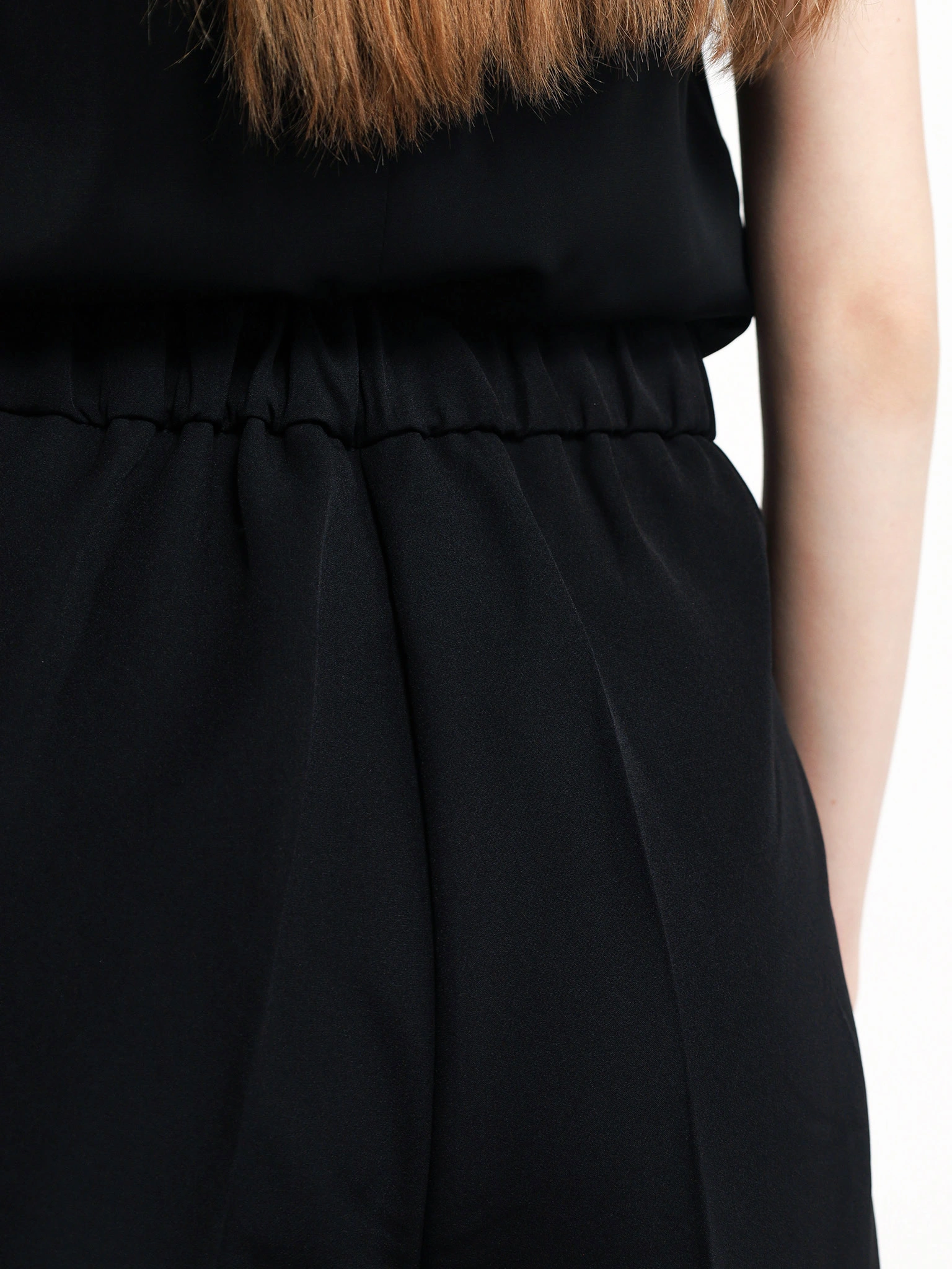 Брюки расклешенного кроя с эластичным поясом